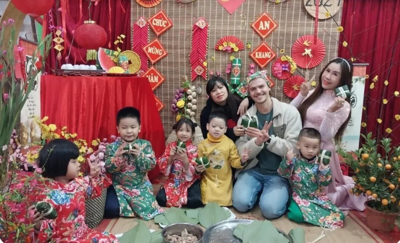 Image: Happy Bus [6 weeks]