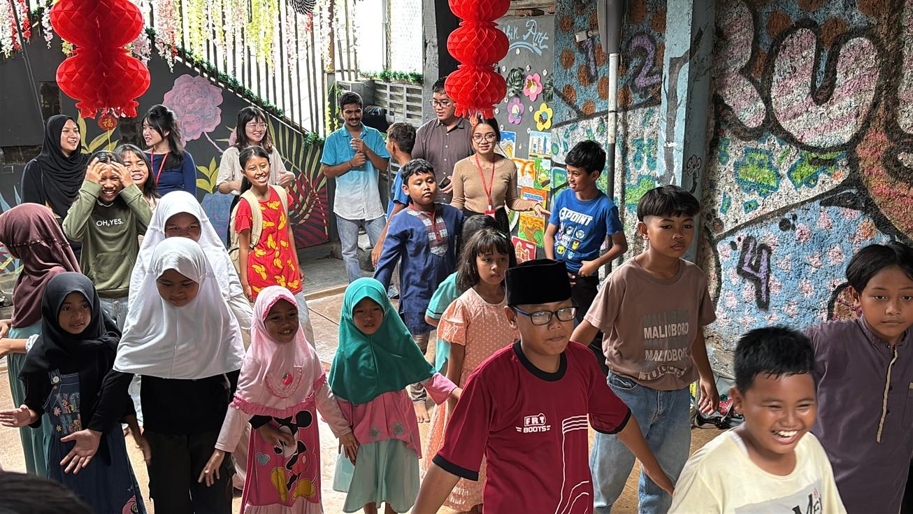 Image: Happy Bus [6 weeks]