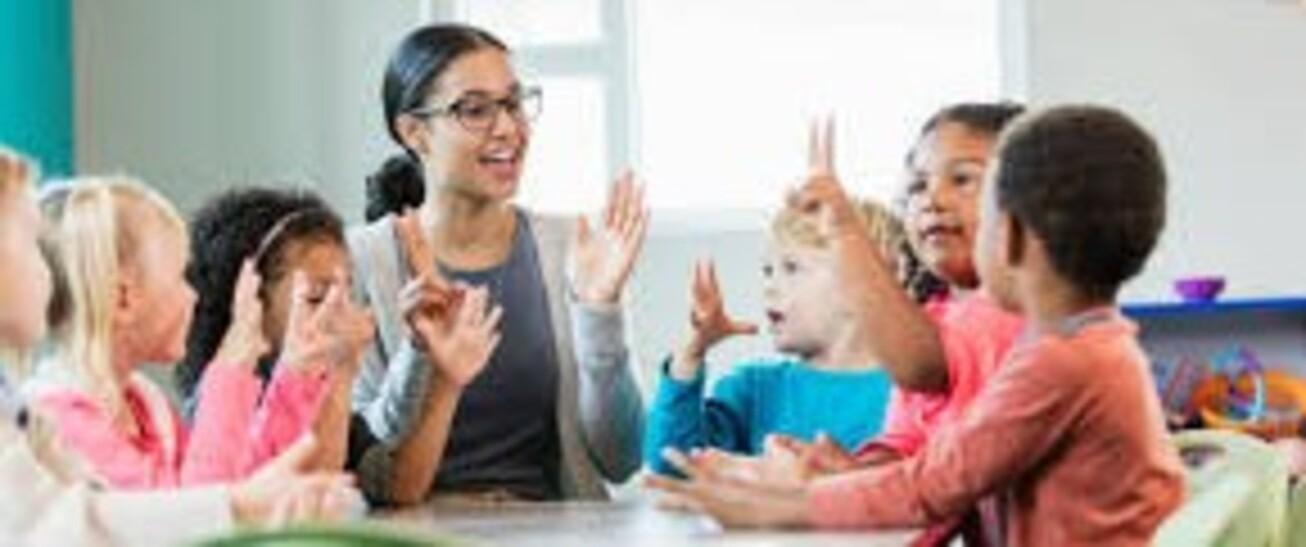Image: English Teacher in Kindergarten