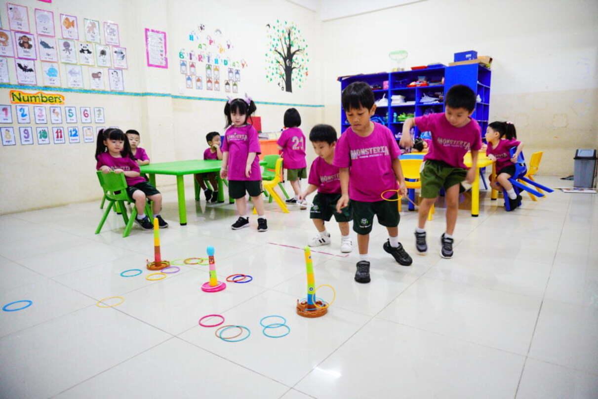 Image: Happy Bus [6 weeks]